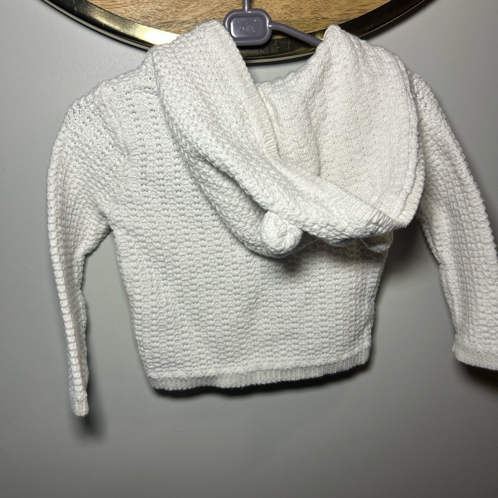 5 for $30 Tommy Bahama Kids White Knit Sweater - Picture 6 of 9